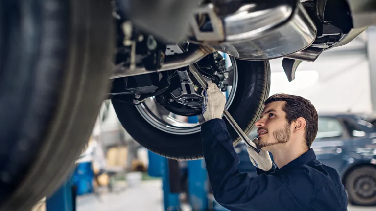 اهمیت سرویس دوره‌ای خودرو و قطعاتی که بررسی می‌شوند